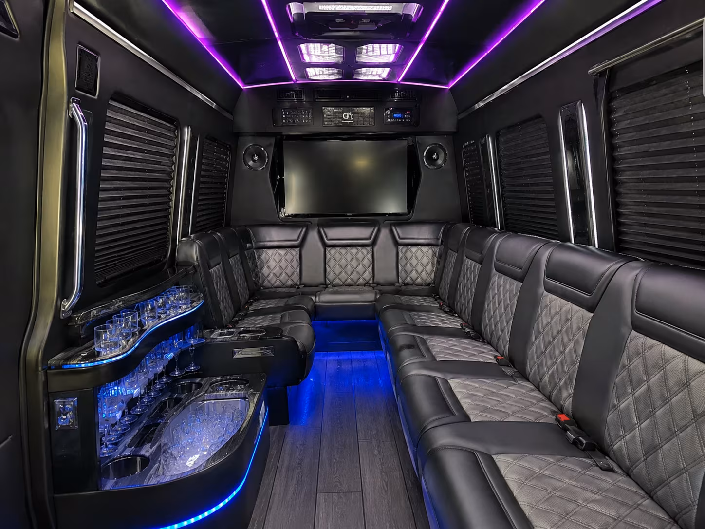 wedding and corporate event shuttles to the bayonne golf club and liberty state park